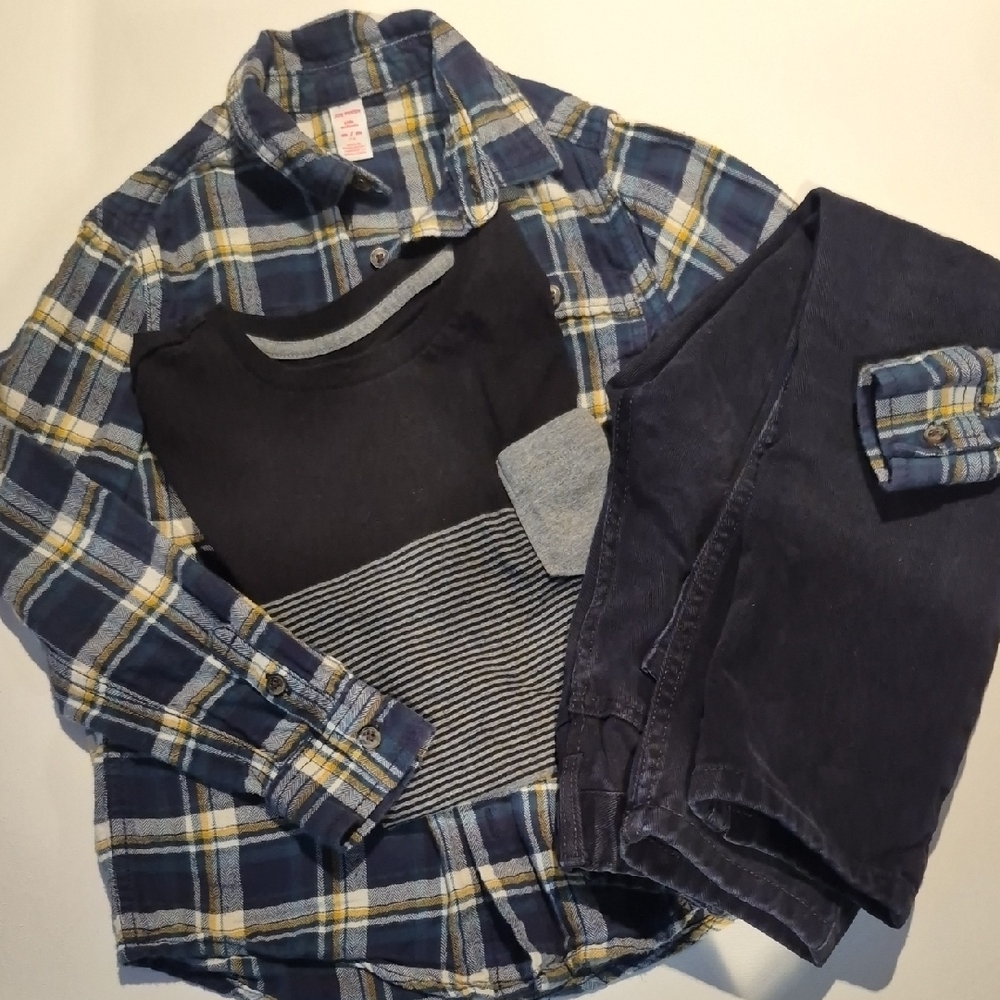 Lot Of 3- Jeans / Urban Pipeline Tee, Joe Blue and Yellow Button Down Shirt